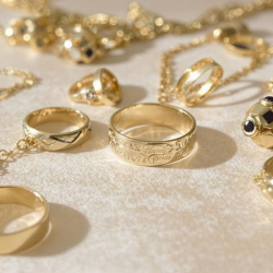 ГНС пресекла незаконный ввоз золотых изделий