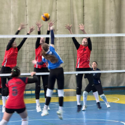 СҮРӨТ - Бишкекте волейбол боюнча шаардык чемпионаттын ачылышы өттү