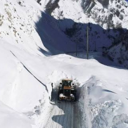 Түндүк-Түштүк альтернативдик жолунда кар көчкү түштү. Жол жабылды