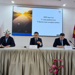 Эрлист Акунбеков Сузак районунда айыл чарба тармагы боюнча кеңешме өткөрдү