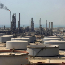 Атака на Иран. Кувейт начал сокращать добычу нефти на некоторых месторождениях