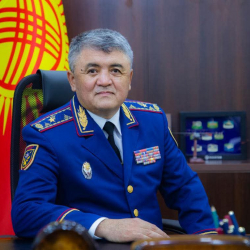 Министр Урматбек Шамырканов 8-март - аялдардын эл аралык күнү менен куттуктады