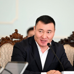 Урмат Асанбаев Жогорку Кеңештин Төрагасы жана спортчулар менен жолугушууга катышты