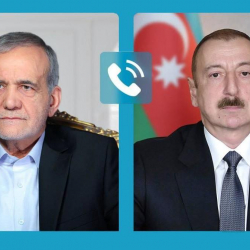 Пезешкиан обсудил с Алиевым региональную ситуацию по телефону