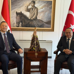 Р. Казакбаев Түркиядагы Индонезиянын Элчиси Ахмад Ризал Пурнама менен жолугушту