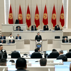 Жапаров: “Биз элге убада берип келгенбиз: таза иштейбиз, коррупцияны жок кылабыз деп. Ошол антыбызды аткарышыбыз керек”