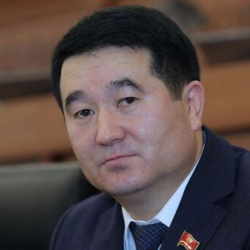 Парламентте дагы бир депутаттык топ аталышын өзгөрттү