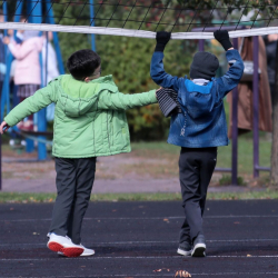 Келечекте 16 жашка чейинки бардык балдарга жөлөк пул берүүгө жетишебиз - президент