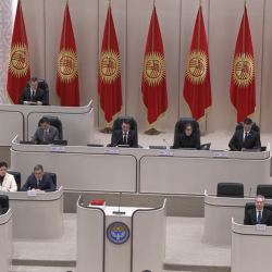 Новые члены кабмина принесли присягу в парламенте