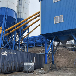 Аламүдүн районунда уруксатсыз курулуп жаткан бетон заводу аныкталды