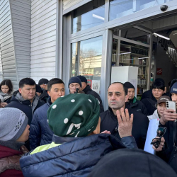 Ауэзов көчөсүндөгү күркөлөрдүн  ээлерине демонтаж тууралуу эскертүү берилди