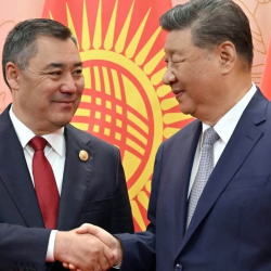 Кытай визасыз режимди Кыргызстан биринчи киргизишин талап кылууда