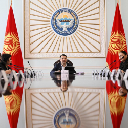 Торага Марлен Маматалиев провел совещание по обсуждению деятельности кризисных центров