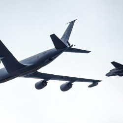 Американский самолет-заправщик KC-135 разбился на западе Ирака