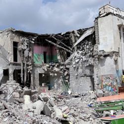 Иран мектепке кол салууну 