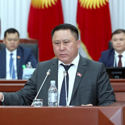 Курманкул Зулушев депутаттык мандатын тапшыруу боюнча арыз жазды