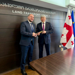 В Тбилиси обсуждены вопросы внедрения электронных разрешений для международных автоперевозок