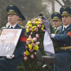 Кыргыз эл жазуучусу Кеңеш Жусупов акыркы сапарга узатылды