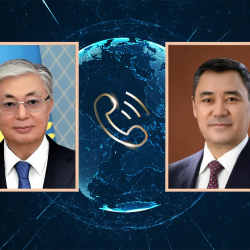 Садыр Жапаров поздравил Касым-Жомарта Токаева с успешным проведением референдума по проекту новой Конституции