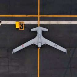 Түркия 2000 чакырым аралыкка уча алган жасалма интеллект менен иштеген камикадзе дронун көрсөттү