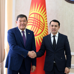 Төрага Марлен Маматалиев Казакстандын элчиси Рапиль Жошыбаевди кабыл алды