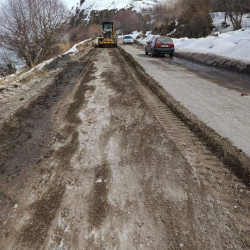 По территории страны активно ведутся работы по ямочному ремонту
