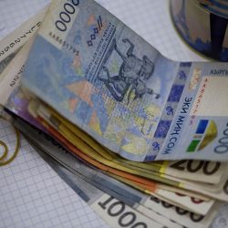 Сүлүктү: Кызматкерлерден мыйзамсыз акча чогултуу фактысы боюнча кылмыш иши козголду