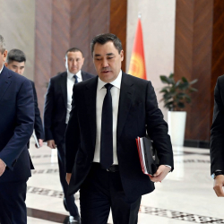 Президент Коопсуздук кеңешинин мүчөлөрү менен жумушчу кеңешме өткөрдү