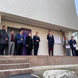 Иштван Мандоки Конгурга арналган мемориалдык такта ачылды