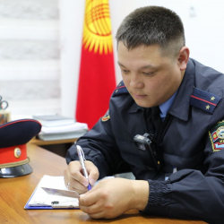 Главу МВД оштрафовали за курение в общественном месте