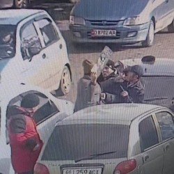 Эми жолдо мушташкан айдоочуларга айып салынат