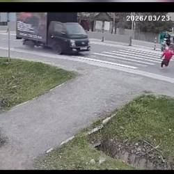 ВИДЕО - Чүйдө окуучуну унаа сүзүп кетип, каза болду