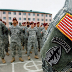 АКШ Иранга элиталык аба-десанттык аскер күчтөрүн жөнөтүүдө