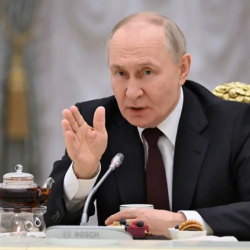 Путин ограничил вывоз наличных рублей и золота из России