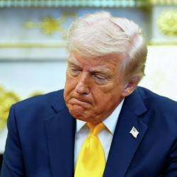 Трамп Ирандын энергетикасына сокку урууну дагы 10 күн токтото турарын жарыялады