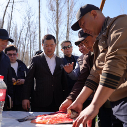 Эрлист Акунбеков Чүйгө болгон сапарында балык чарбаларынын абалы менен таанышты