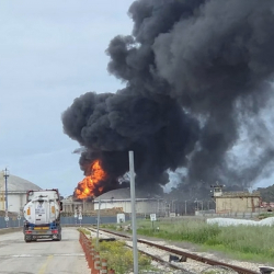 Иран Дубайдын жээгинде турган Кувейтке таандык мунай танкерине сокку урду