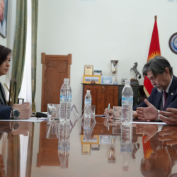 Улан-Батор шаарында көчөлөрдүн бирине Манастын ысымы ыйгарылат