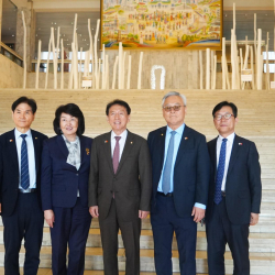 Корея республикасынын парламенттик делегациясы улуттук тарых музейине келди