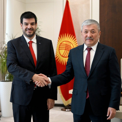 Адылбек Касымалиев “Euronews” маалымат телеканалынын президенти Педро Варгас Давид менен кызматташуунун келечегин талкуулады