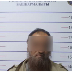 Раздавал детям конфеты с иглами. В Бишкеке задержали подозреваемого