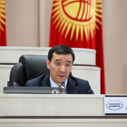 Депутаттар аймактардагы инфраструктураны өнүктүрүү маселелерине көңүл бурушту