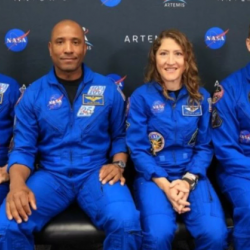 АКШ 54 жылдан кийин астронавттарды айга жөнөттү