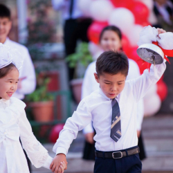 1-класска бир күндө 15 миңден ашык бала катталды