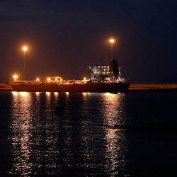 Иран сообщил о закрытии Ормузского пролива на длительный срок для США и Израиля