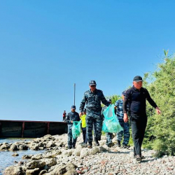 Тазалык – ар бирибиздин милдетибиз: Түп районунда көл жээктери тазаланууда