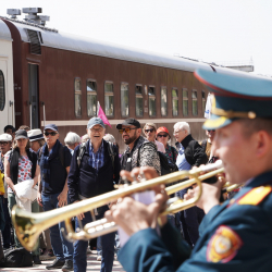 Кыргызстанга туристтик поезд келди