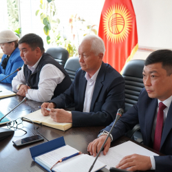 Каракол шаарын өнүктүрүүгө багытталган бир катар маанилүү маселелер талкууланды