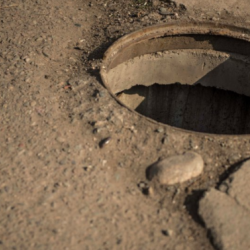 Баткенде 65 жаштагы адам кудукка түшүп кеткен