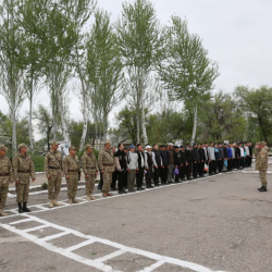 Жаш жоокерлерди тосуп алуу жана жоокерлерди узатуу аземи өттү